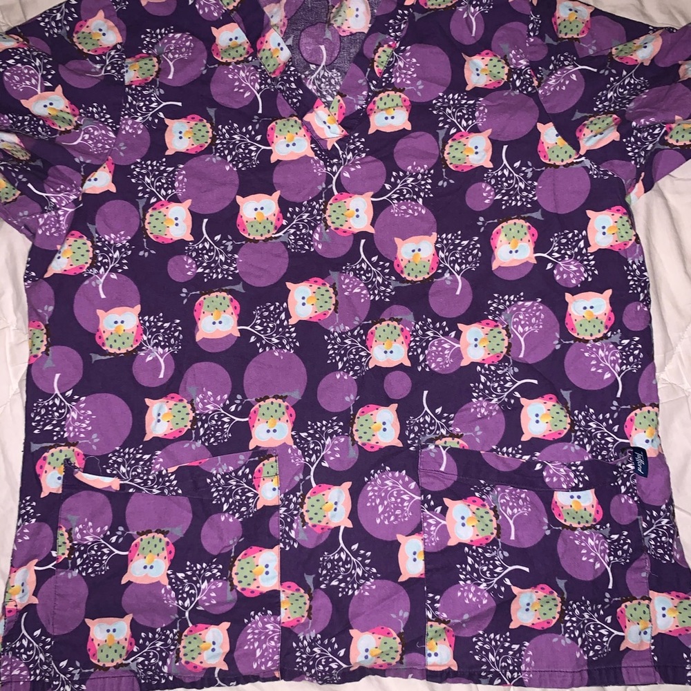 Tafford scrub top